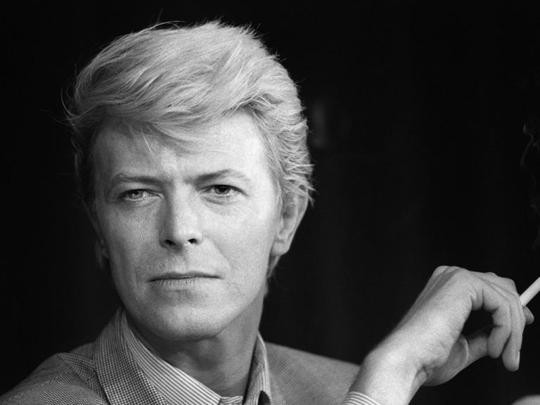 Can’t Help Thinking About Me di David Bowie compie oggi 54 anni
