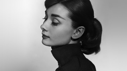 Audrey Hepburn: eleganza senza tempo ed estrema generosità