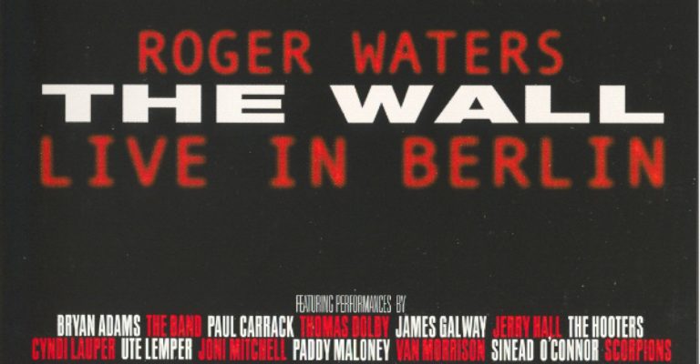 30 anni fa, la star Roger Waters metteva in scena “The Wall” live a Berlino