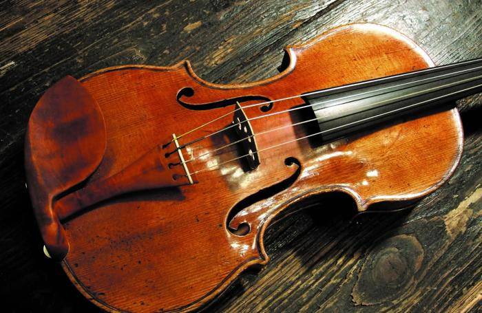 Il Cannone suonato con il violino di Paganini