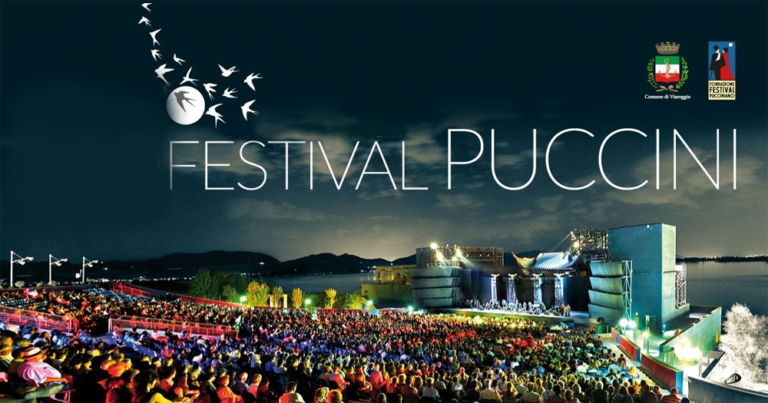 Il Festival di Puccini celebra il bacio e l’amore
