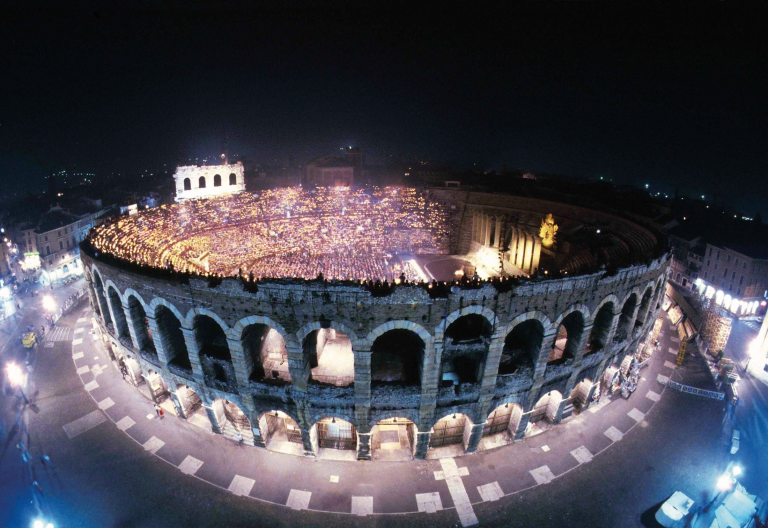 Il maestro Muti commuove l’arena di Verona con l’Aida