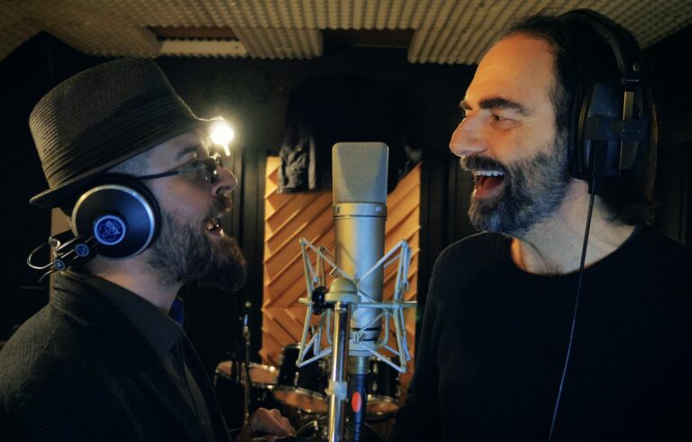 Lorenzo Santangelo e Neri Marcorè sul palco del Ghione per il lancio del loro singolo “La Minoranza” e l’album di Santangelo “Musick”