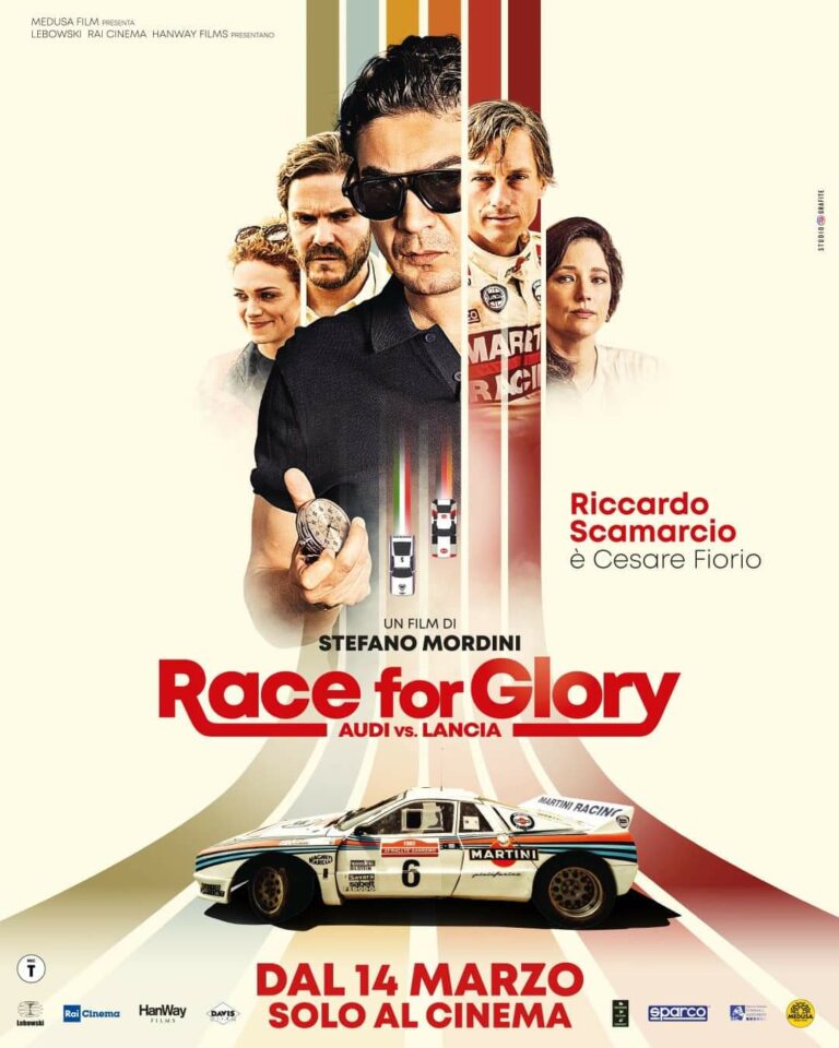 Andrea Ascolese, l’attore e cantautore bolognese nel cast di “Race for Glory: Audi vs. Lancia” al cinema da ieri 14 marzo