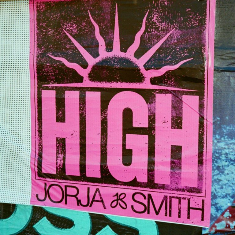 JORJA SMITH rinnova HIGH con MJ COLE